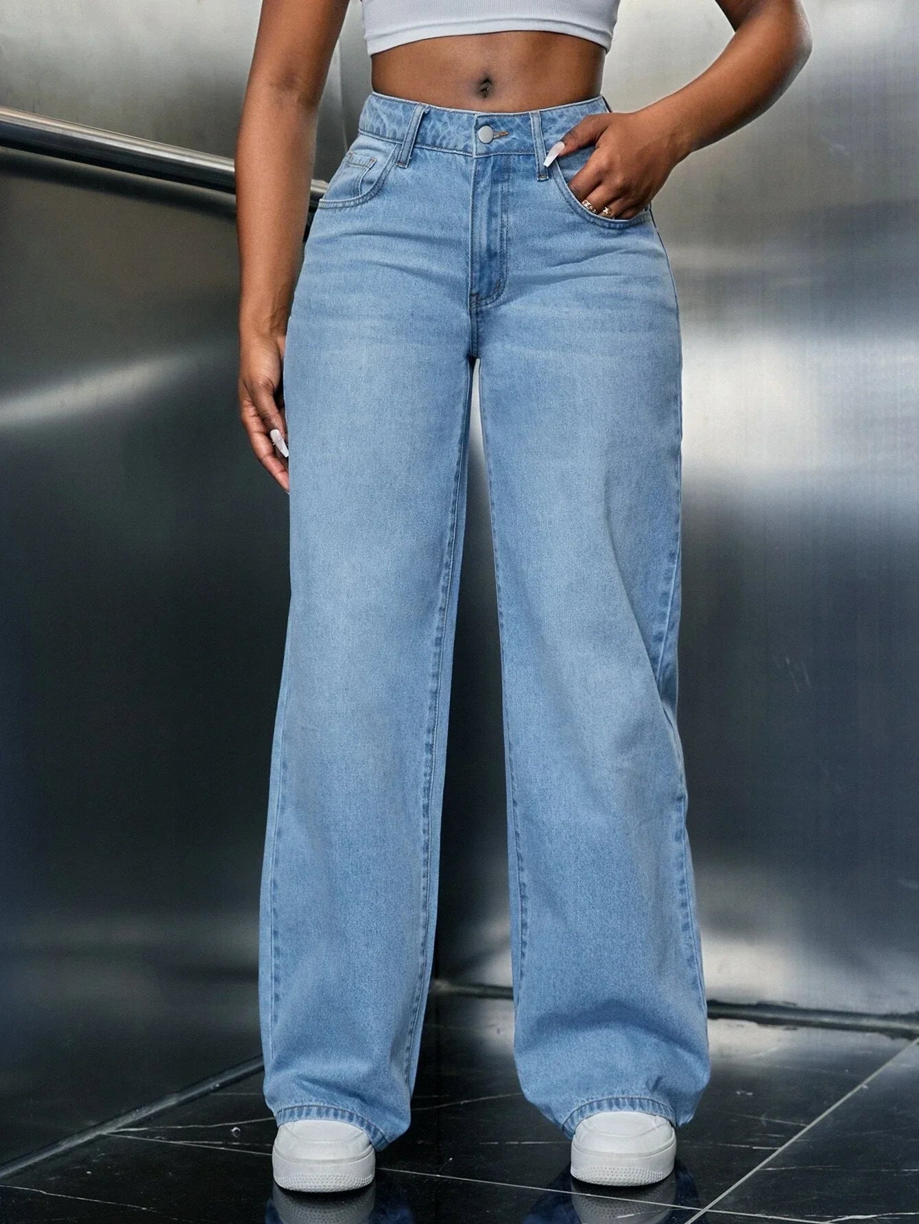 Elouise | Wide Jeans with Slanted Pockets