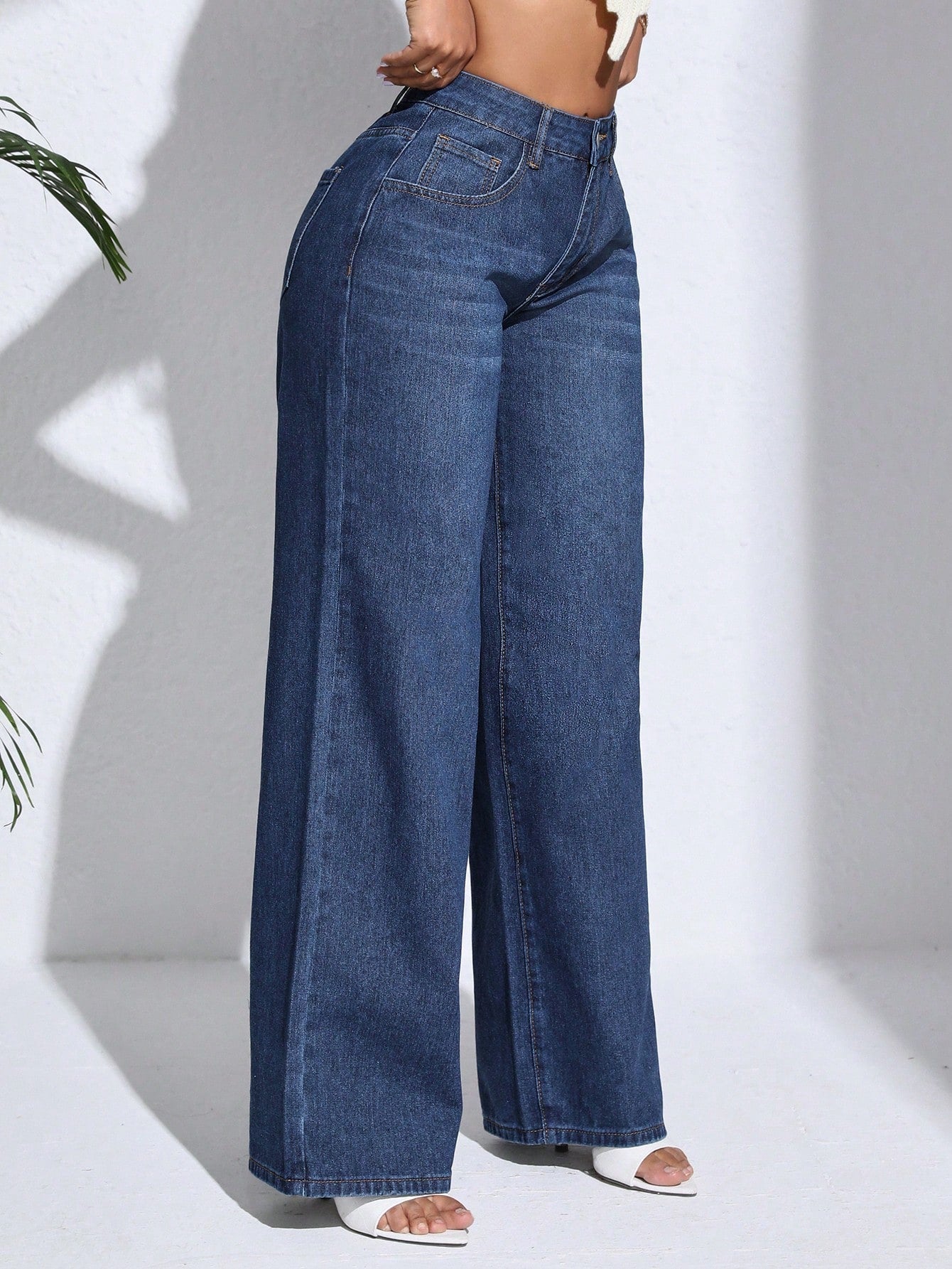 Elouise | Wide Jeans with Slanted Pockets
