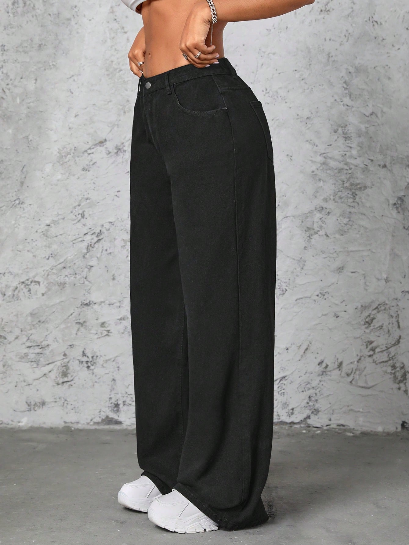 Elouise | Wide Jeans with Slanted Pockets