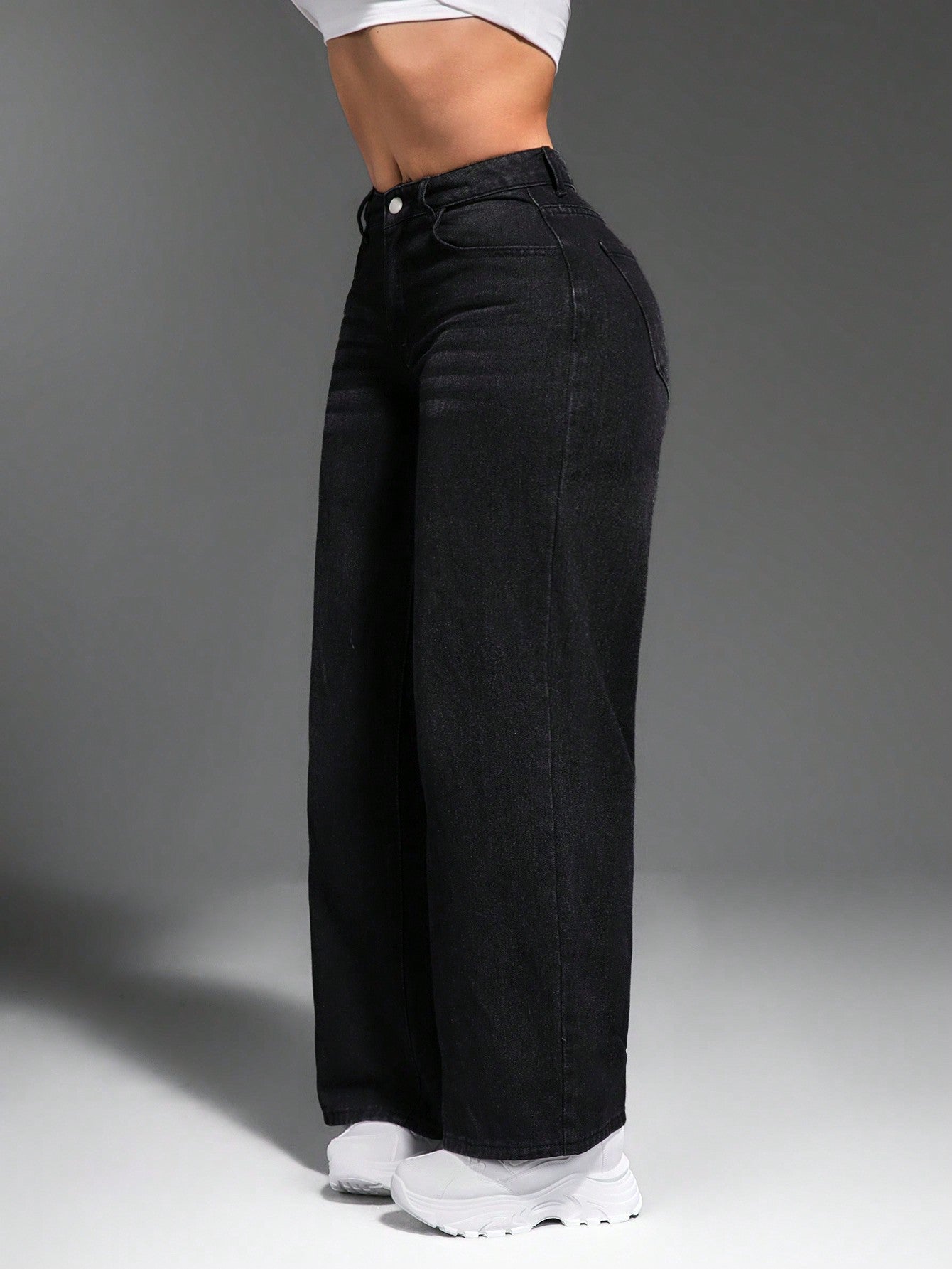 Elouise | Wide Jeans with Slanted Pockets