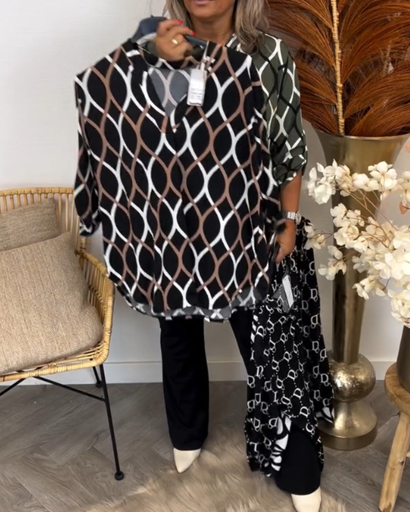 Claudia | Blouse with Modern Print