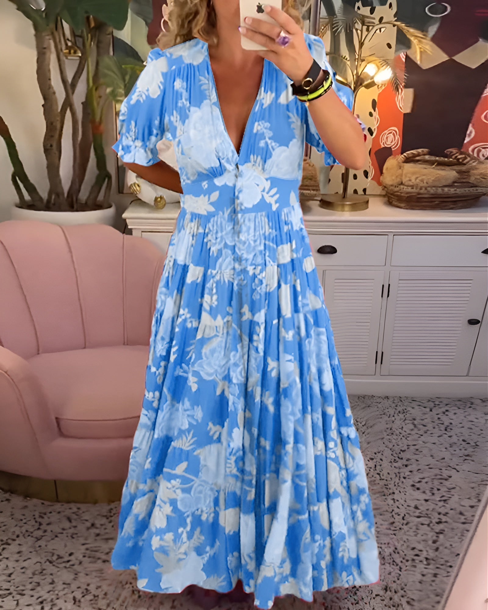 Carine | Dress with V-neck and Floral Pattern