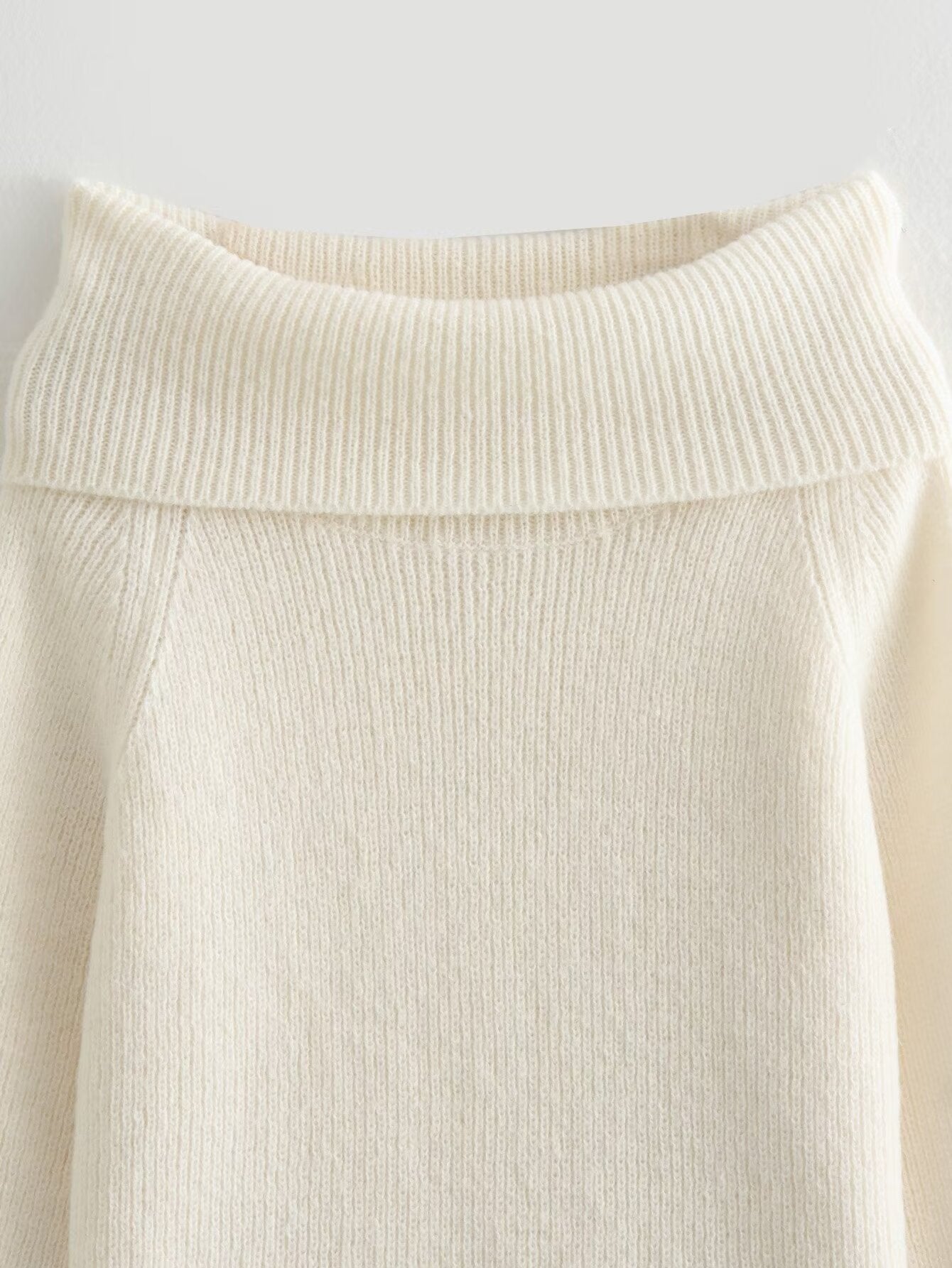 Noor | Off-shoulder Pullover