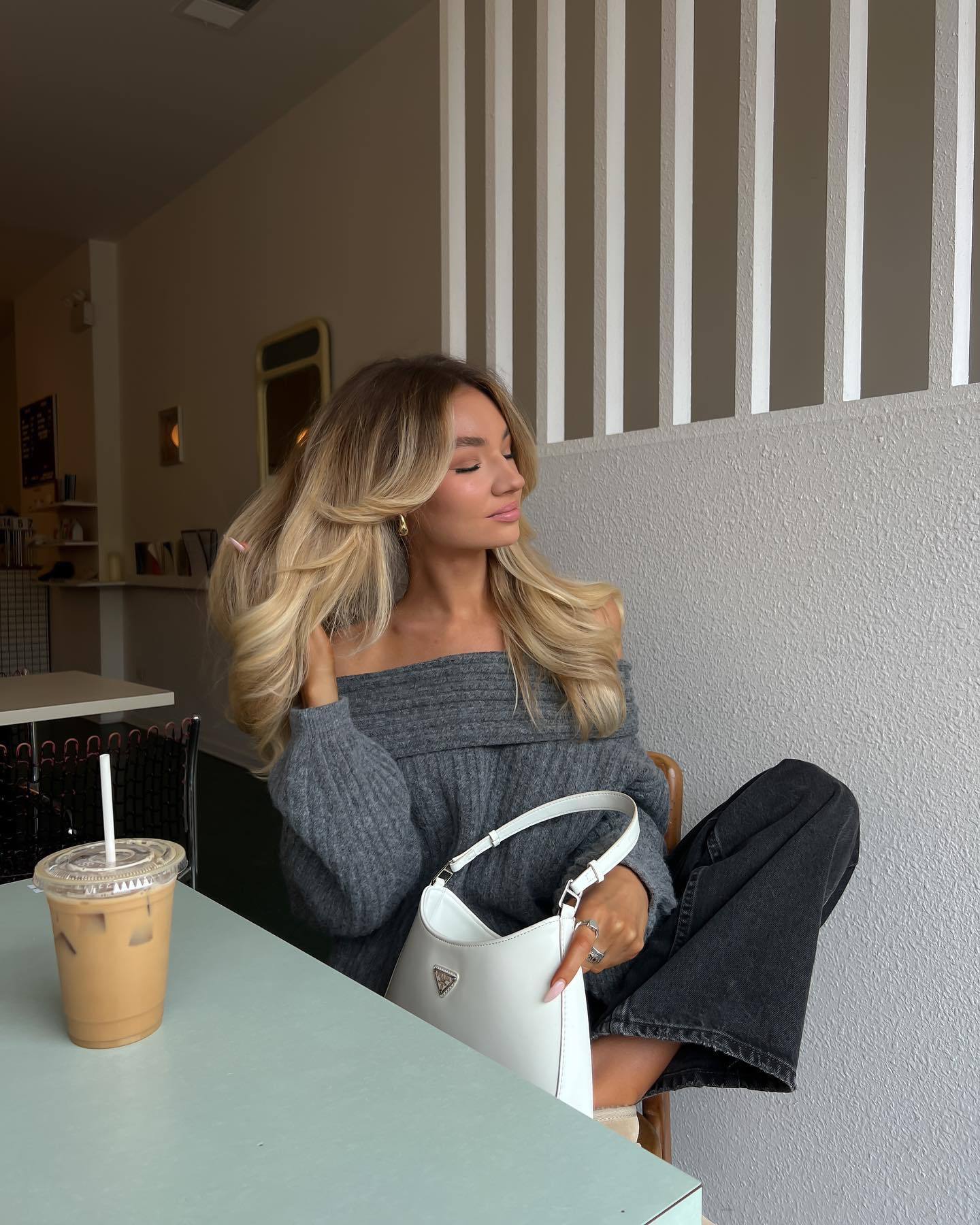 Noor | Off-shoulder Pullover